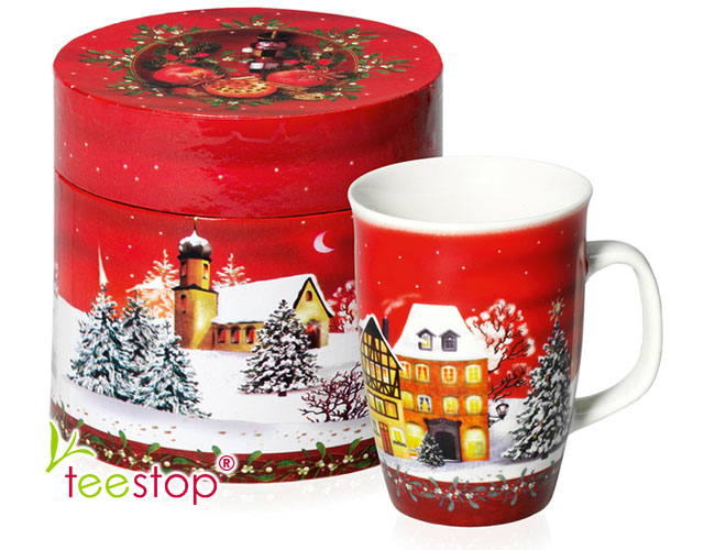 Becher (0,2 Liter)  Wintertime mit weihnachtlichem Motiv aus Porzellan im Geschenkkarton verpackt